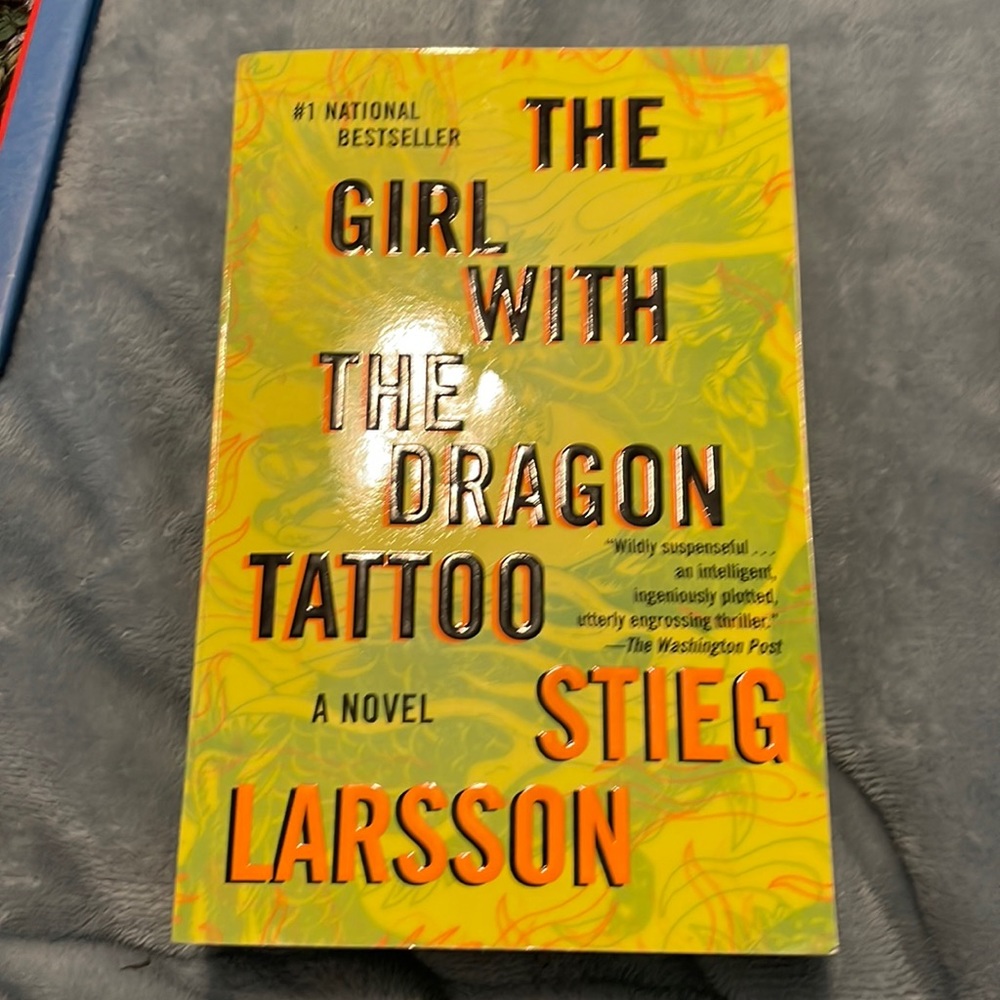The girl with the dragon tattoo NWOT book